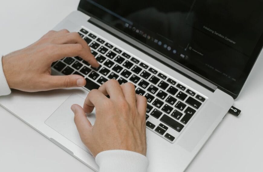 Laptop and USB device during a software maintenance workflow